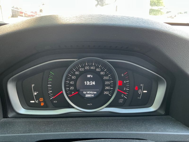 Volvo V60 2.0 D3 Business Edition 2014 – снимка 19