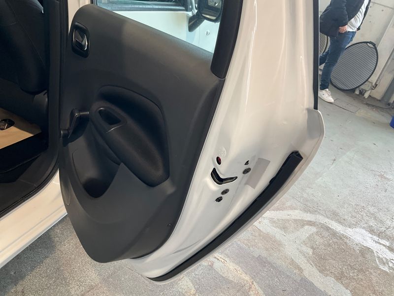 Citroen C3 Picasso 1.4 VTi Advance 2015 – снимка 27