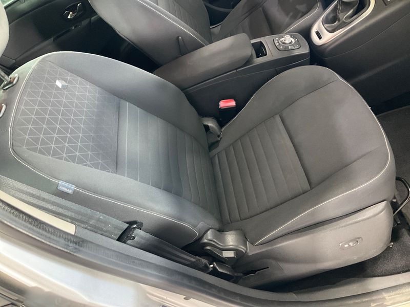 Renault Grand Scenic 1.6 dCi Grand Limited 2015 – снимка 31