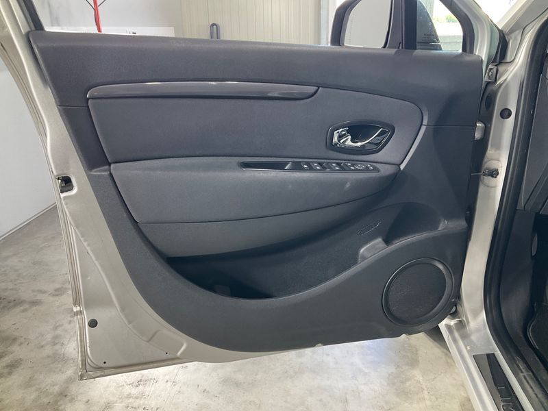 Renault Grand Scenic 1.6 dCi Grand Limited 2015 – снимка 35