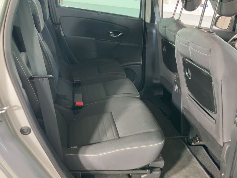 Renault Grand Scenic 1.6 dCi Grand Limited 2015 – снимка 20