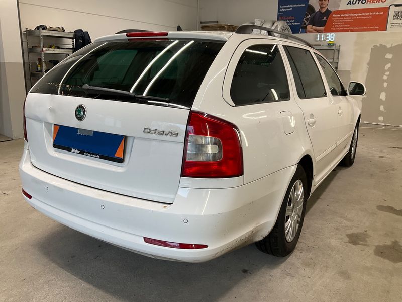Skoda Octavia 1.6 TDI Ambition 2012 – снимка 2