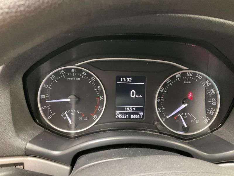 Skoda Octavia 1.6 TDI Ambition 2012 – снимка 4