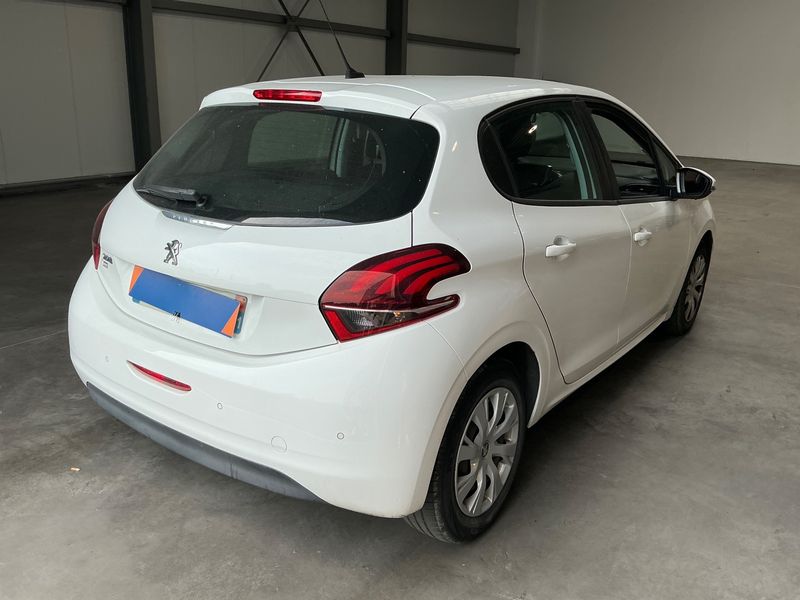 Peugeot 208 1.6 Blue-HDi Affaire Premium Pack 2017 – снимка 2