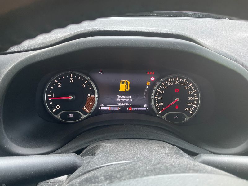Jeep Renegade 1.6 M-Jet Limited FWD 2019 – снимка 18