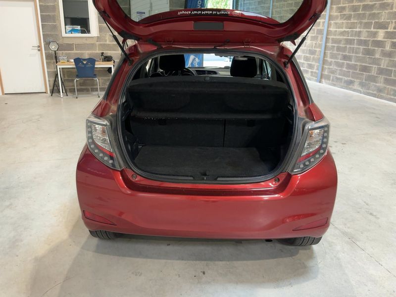Toyota Yaris 1.4 D-4D Dynamic 2014 – снимка 15