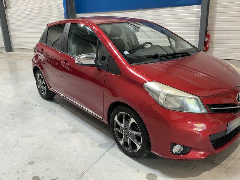 Toyota Yaris 1.4 D-4D Dynamic 2014 – снимка 12