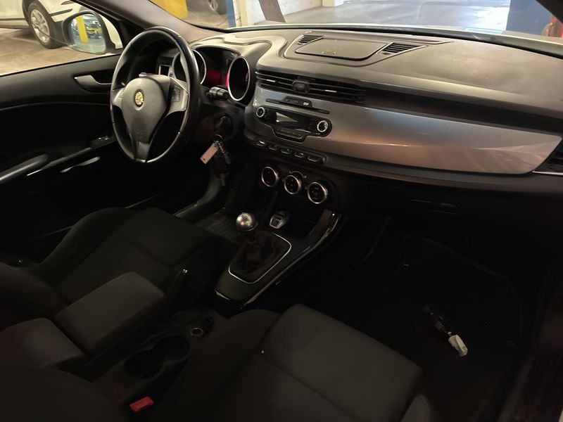 Alfa Romeo Giulietta 1.6 JTDM Turismo 2011 – снимка 11