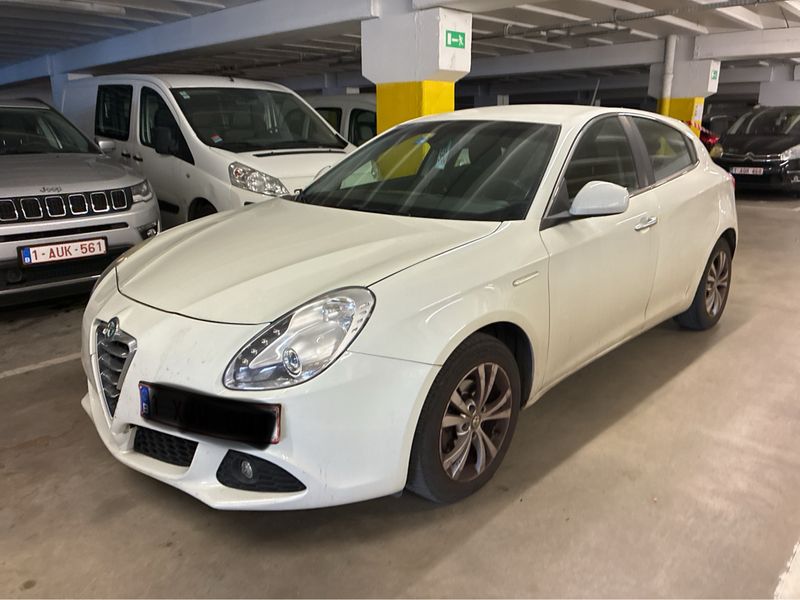 Alfa Romeo Giulietta 1.6 JTDM Turismo 2011 – снимка 1