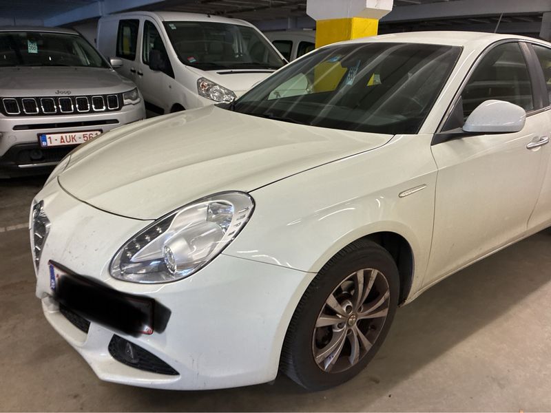 Alfa Romeo Giulietta 1.6 JTDM Turismo 2011 – снимка 2