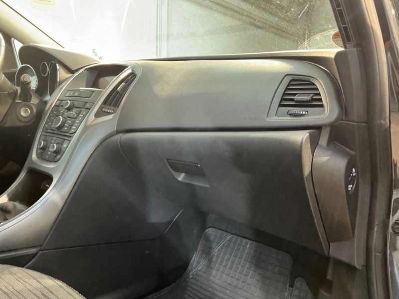Opel Astra 1.4 Turbo Style 2015 – снимка 30