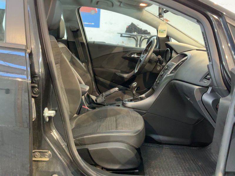 Opel Astra 1.4 Turbo Style 2015 – снимка 18