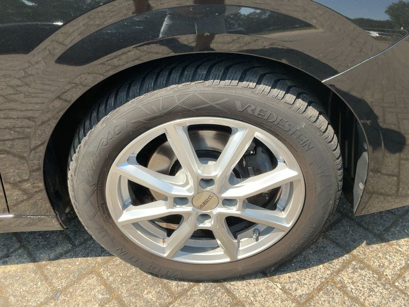 Peugeot 208 1.2 PureTech Allure 2021 – снимка 11