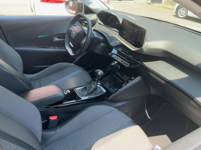 Peugeot 208 1.2 PureTech Allure 2021 – снимка 17
