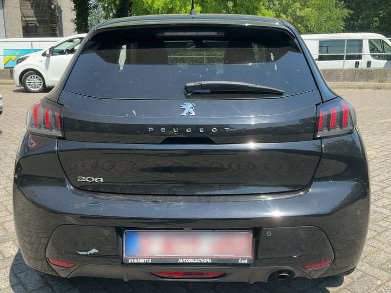 Peugeot 208 1.2 PureTech Allure 2021 – снимка 7