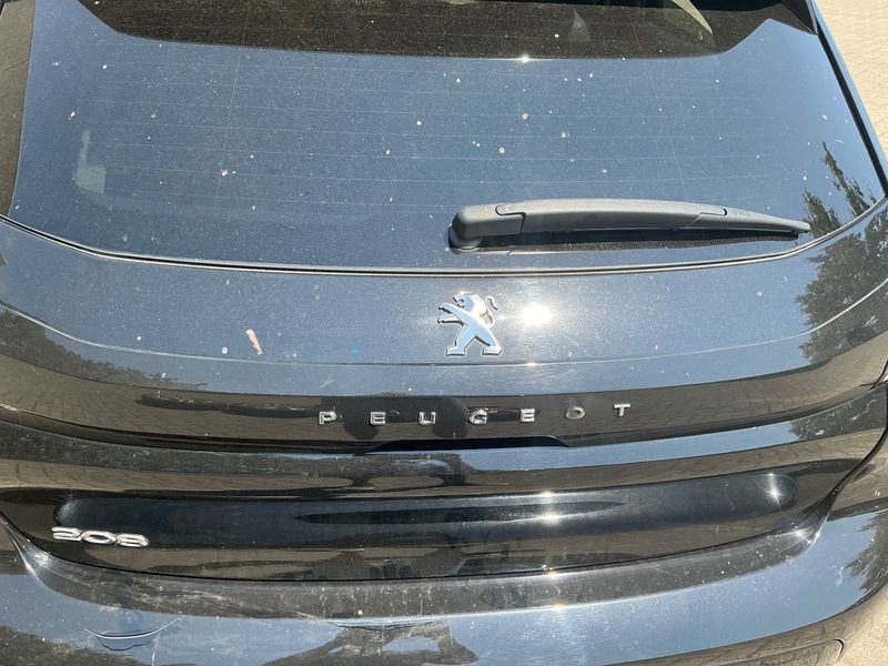 Peugeot 208 1.2 PureTech Allure 2021 – снимка 26