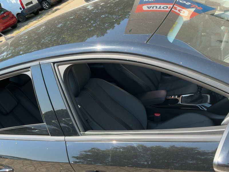 Peugeot 208 1.2 PureTech Allure 2021 – снимка 13