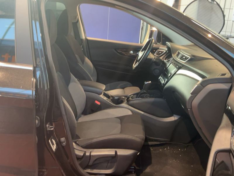Nissan Qashqai 1.3 DIG-T N-Connecta 2020 – снимка 17