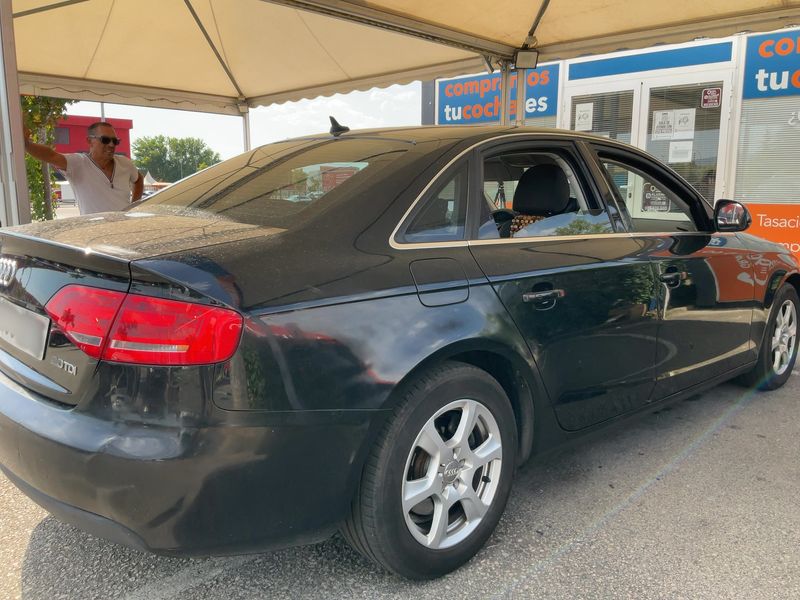 Audi A4 2.0 TDI 2009 – снимка 6