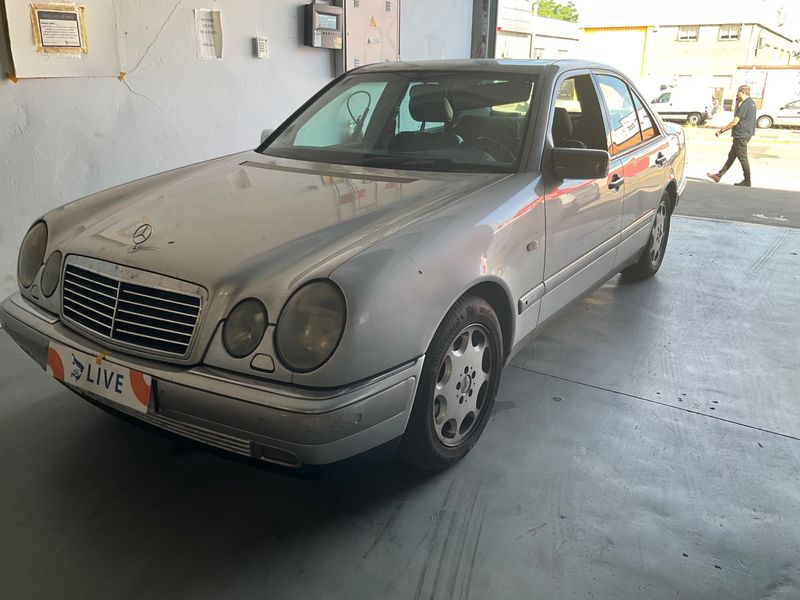 Mercedes-Benz E-Klasse E 300 Turbodiesel Elegance 1999 – снимка 1