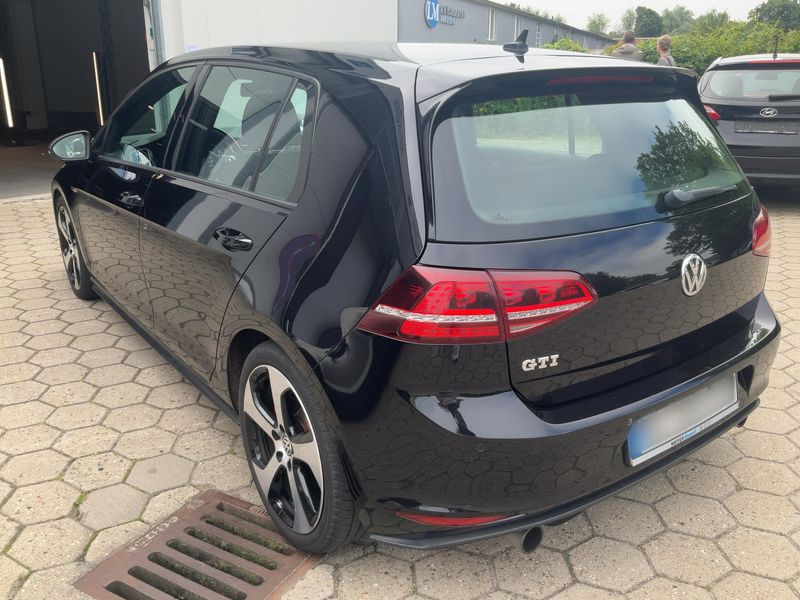 Volkswagen Golf VII 2.0 TSI GTI BlueMotion Tech 2015 – снимка 6