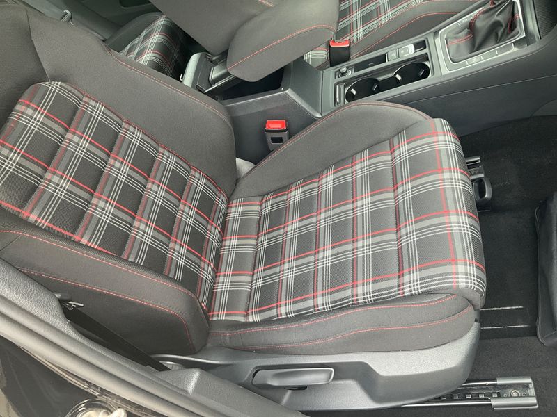 Volkswagen Golf VII 2.0 TSI GTI BlueMotion Tech 2015 – снимка 37