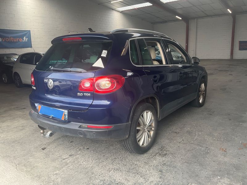 Volkswagen Tiguan 2.0 TDI Sport & Style 2009 – снимка 2