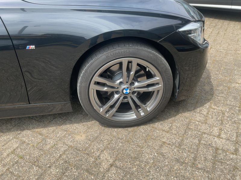 BMW 3er 330i xDrive M Sport 2015 – снимка 11