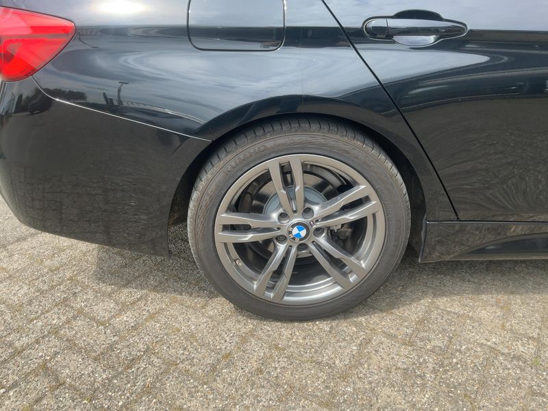 BMW 3er 330i xDrive M Sport 2015 – снимка 9