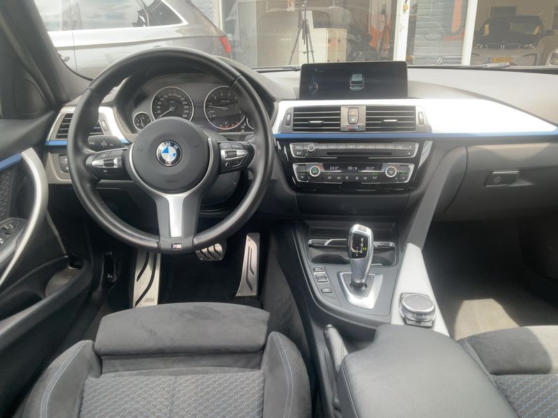 BMW 3er 330i xDrive M Sport 2015 – снимка 17