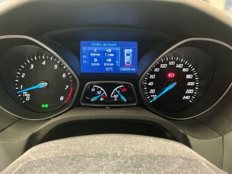 Ford Focus 1.0 EcoBoost Titanium 2013 – снимка 18