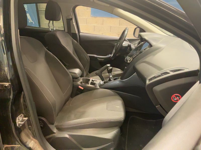 Ford Focus 1.0 EcoBoost Titanium 2013 – снимка 16