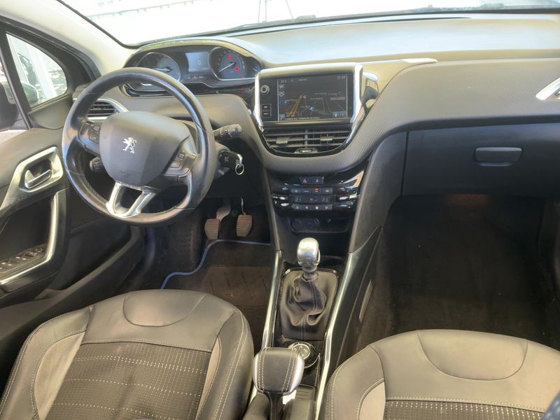 Peugeot 2008 1.6 e-HDi Allure 2014 – снимка 17