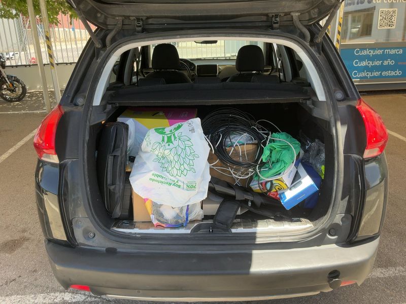 Peugeot 2008 1.6 e-HDi Allure 2014 – снимка 15
