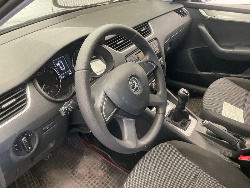 Skoda Octavia 1.4 TSI Ambition 2015 – снимка 52