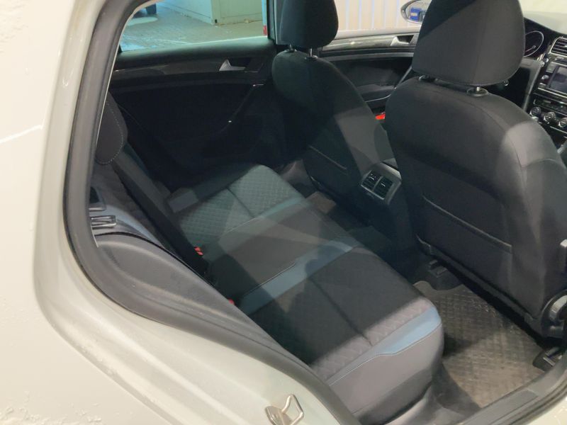 Volkswagen Golf VII 1.6 TDI IQ-DRIVE 2019 – снимка 19