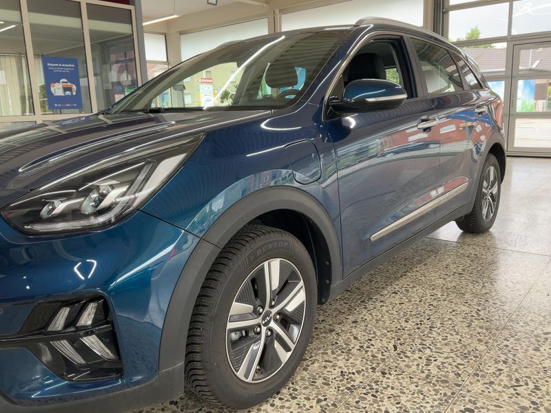 Kia Niro 1.6 Plug-in Hybrid Vision 2022 – снимка 2