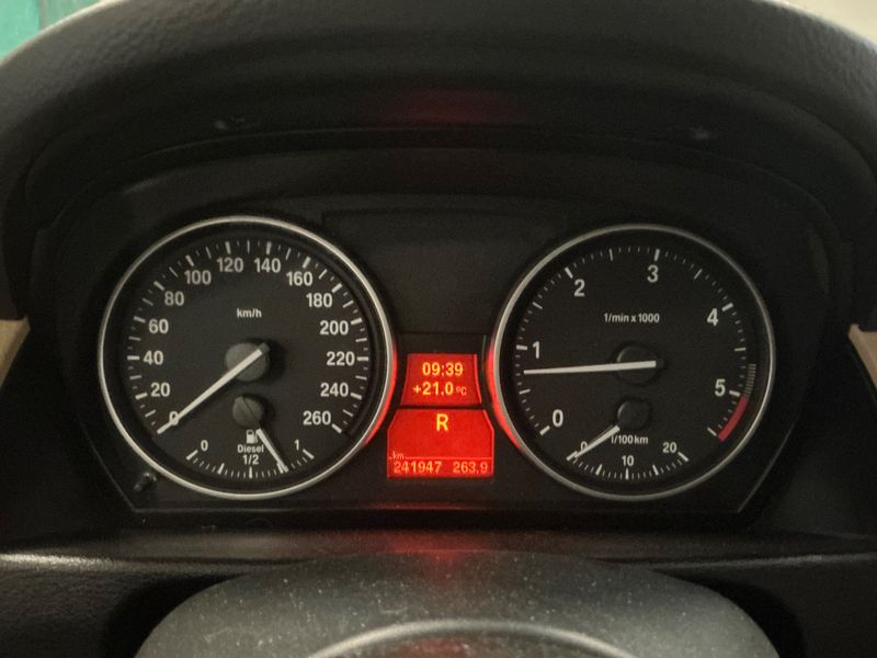 BMW X1 xDrive 20d Luxe 2010 – снимка 18