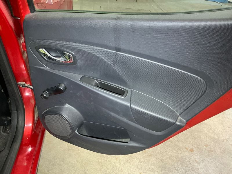 Renault Clio 0.9 Energy Dynamique 2013 – снимка 29