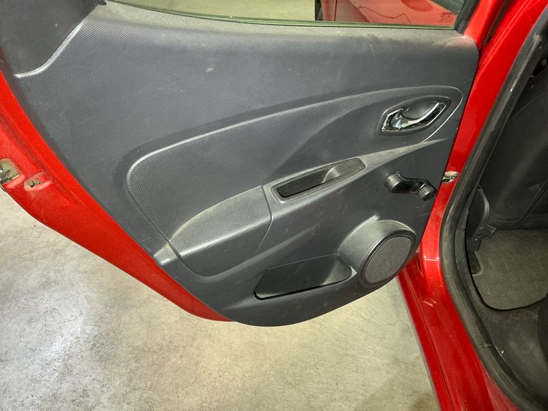 Renault Clio 0.9 Energy Dynamique 2013 – снимка 28