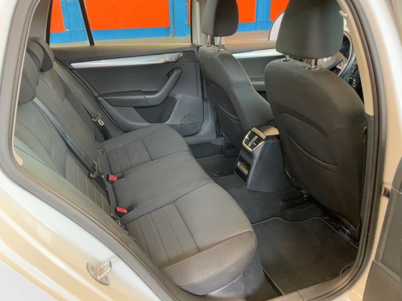 Skoda Octavia 1.6 TDI Style 2016 – снимка 20