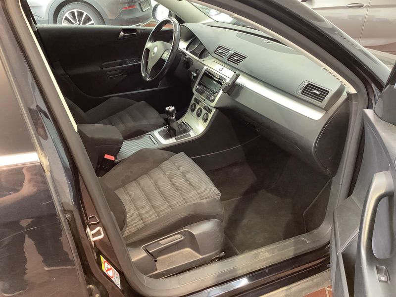 Volkswagen Passat 2.0 TDI Sportline 2009 – снимка 3