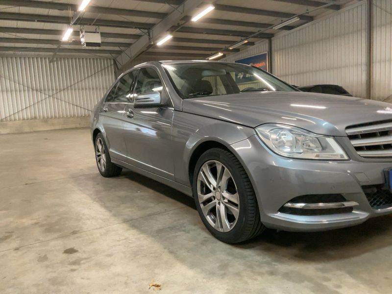 Mercedes-Benz C-Klasse C 200 CDI BlueEfficiency Avantgarde 2011 – снимка 12
