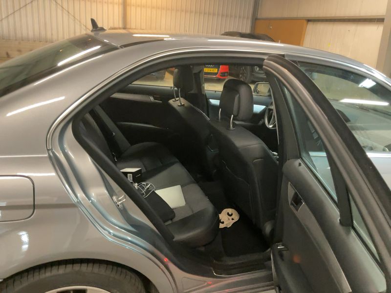Mercedes-Benz C-Klasse C 200 CDI BlueEfficiency Avantgarde 2011 – снимка 19