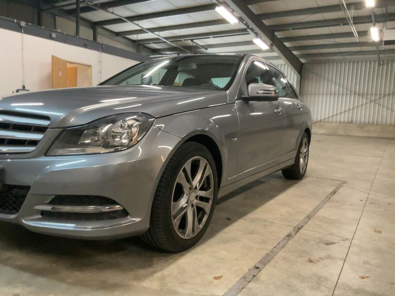 Mercedes-Benz C-Klasse C 200 CDI BlueEfficiency Avantgarde 2011 – снимка 2