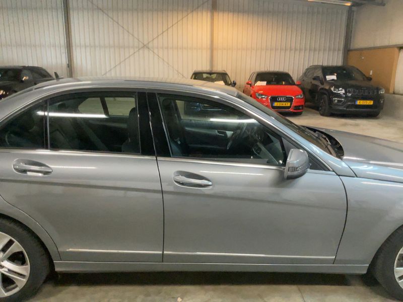 Mercedes-Benz C-Klasse C 200 CDI BlueEfficiency Avantgarde 2011 – снимка 10