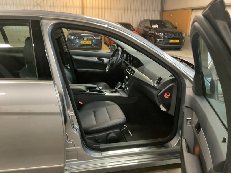 Mercedes-Benz C-Klasse C 200 CDI BlueEfficiency Avantgarde 2011 – снимка 16
