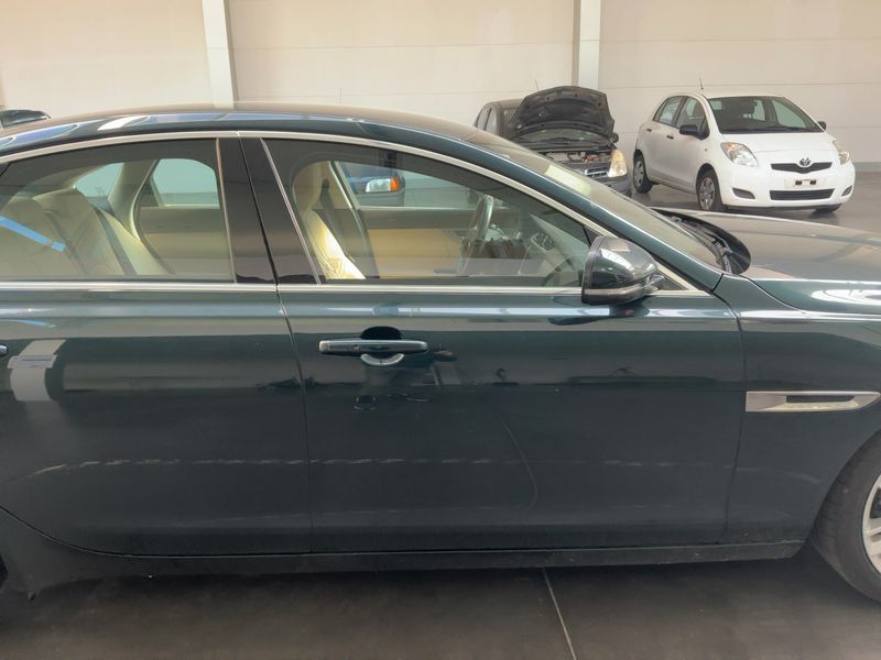 Jaguar XF 20d Ingenium Edition 2017 – снимка 10