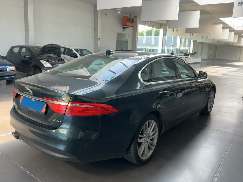 Jaguar XF 20d Ingenium Edition 2017 – снимка 8
