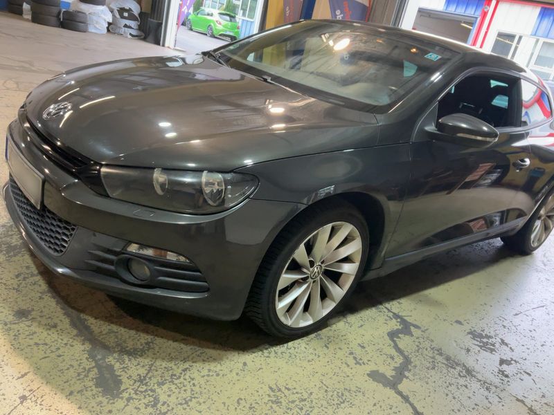 Volkswagen Scirocco 2.0 TSI Team 2010 – снимка 2